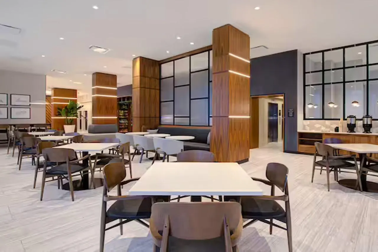 Hampton Inn Montreal Downtown, Qc