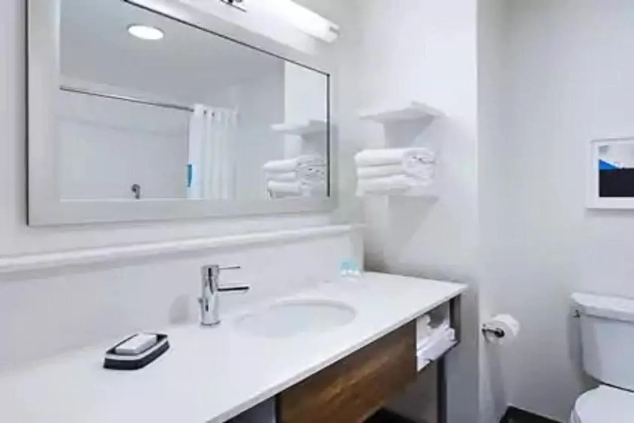 Hampton Inn Montreal Downtown, Qc Hotel