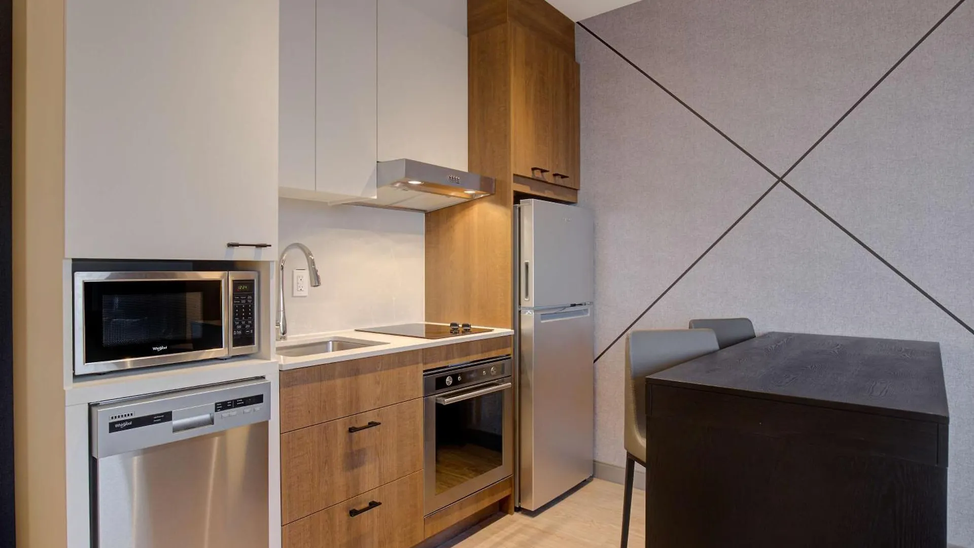 Hampton Inn Montreal Downtown, Qc