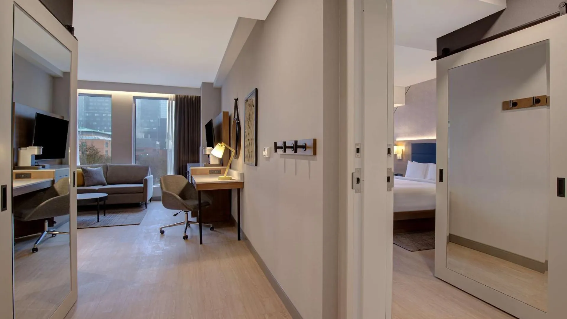 *** Hotel Hampton Inn Montreal Downtown, Qc Canada