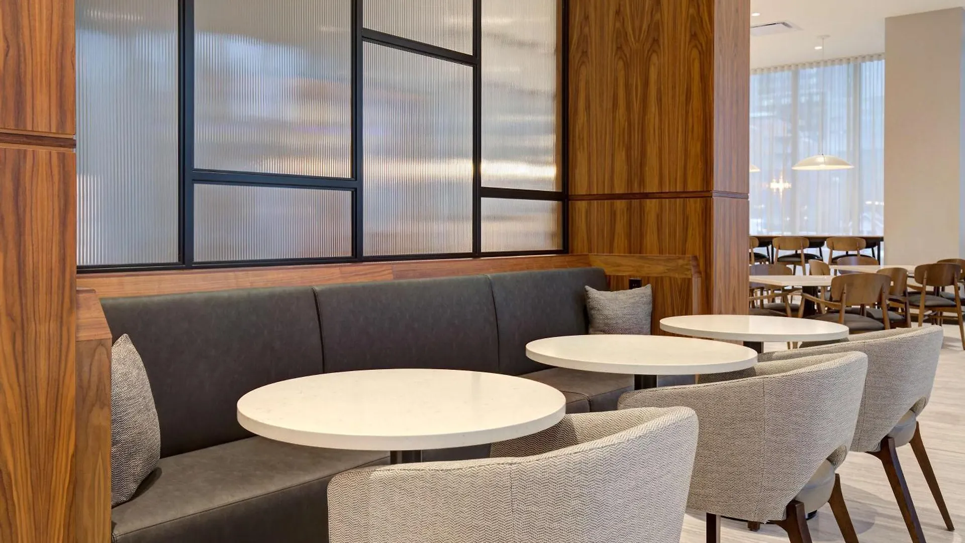 Hampton Inn Montreal Downtown, Qc Canada