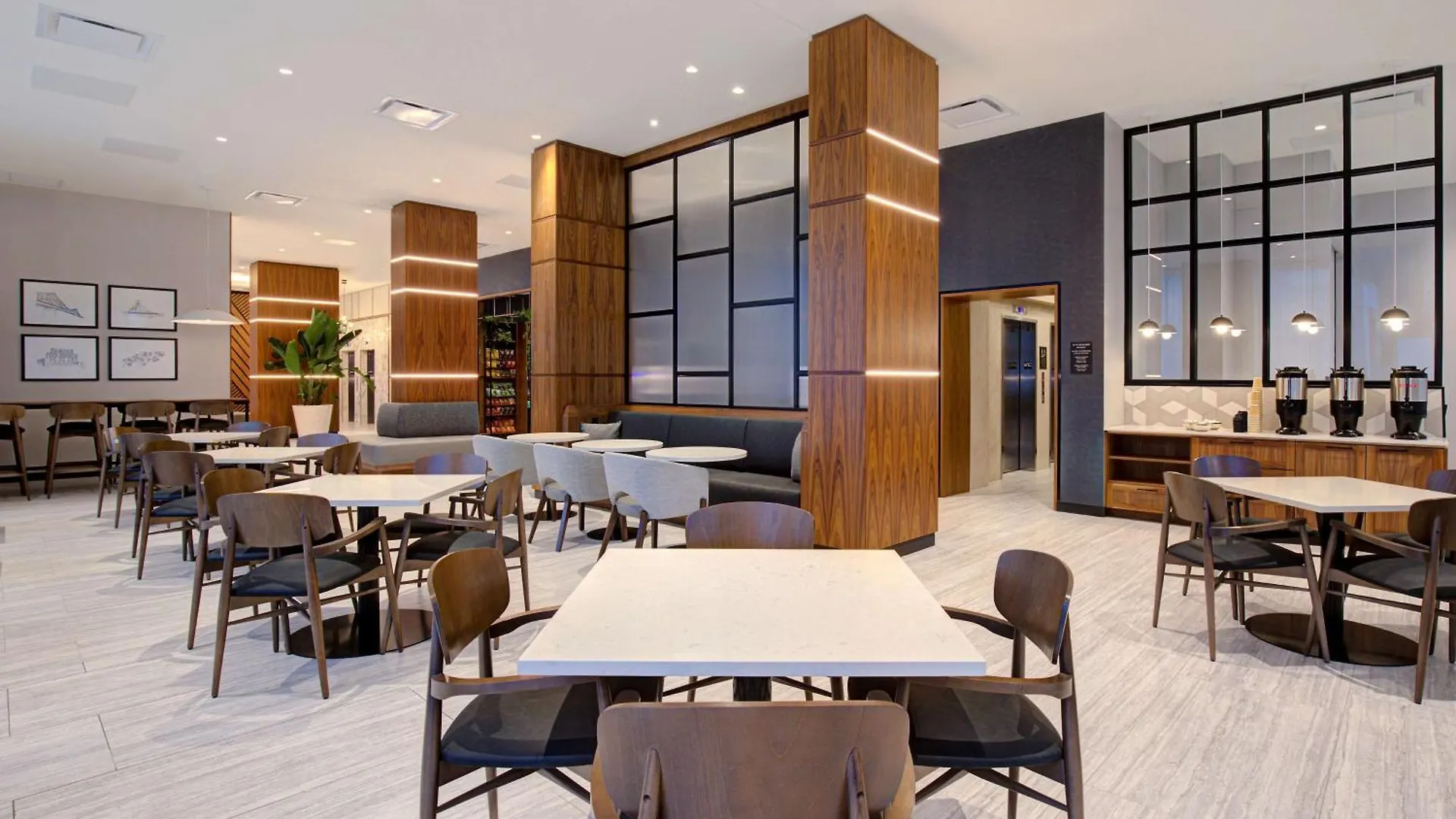 Hotel Hampton Inn Montreal Downtown, Qc