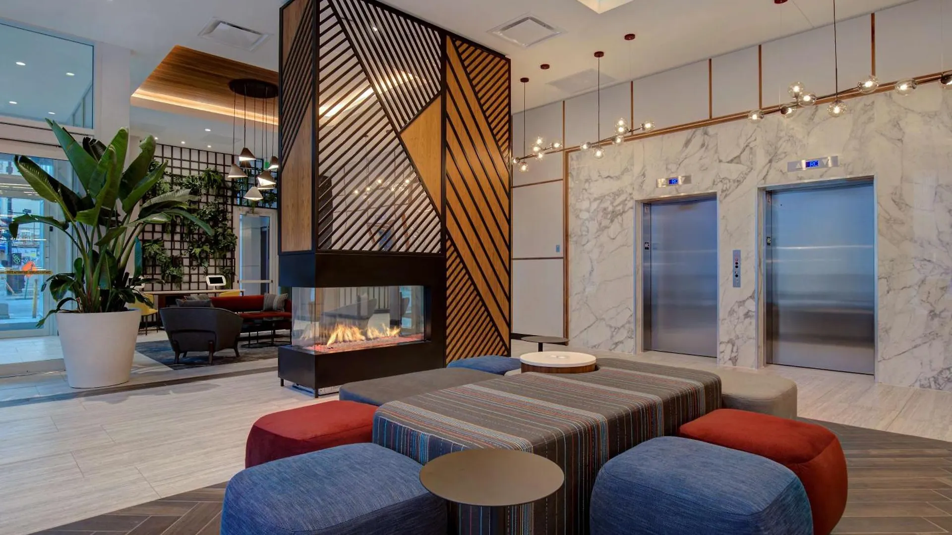 Hampton Inn Montreal Downtown, Qc